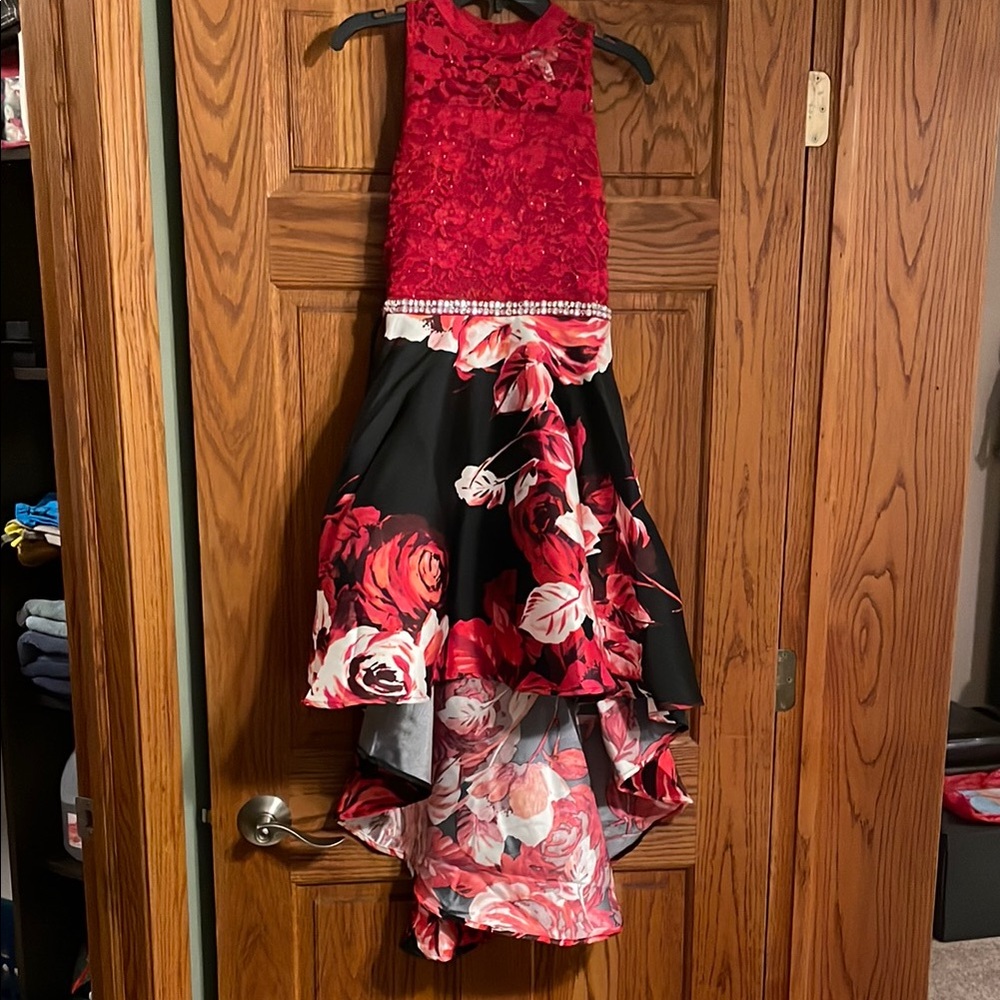 Speechless Red Sleeveless Crew Neck Gown